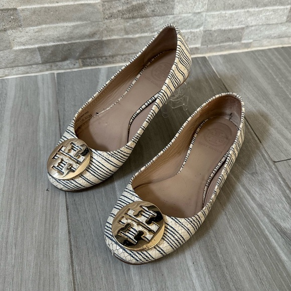 Tory Burch Snake Embossed Ballet Flats- Blue Cream Gold Hardware- Size 5.5 Women - Picture 2 of 11